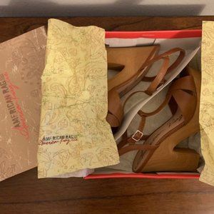 American Rag tan chunky sandals, size 9M